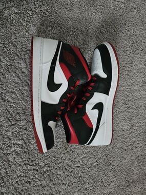 Nike Air Jordan 1 Low-Top Sneakers in Black White Red